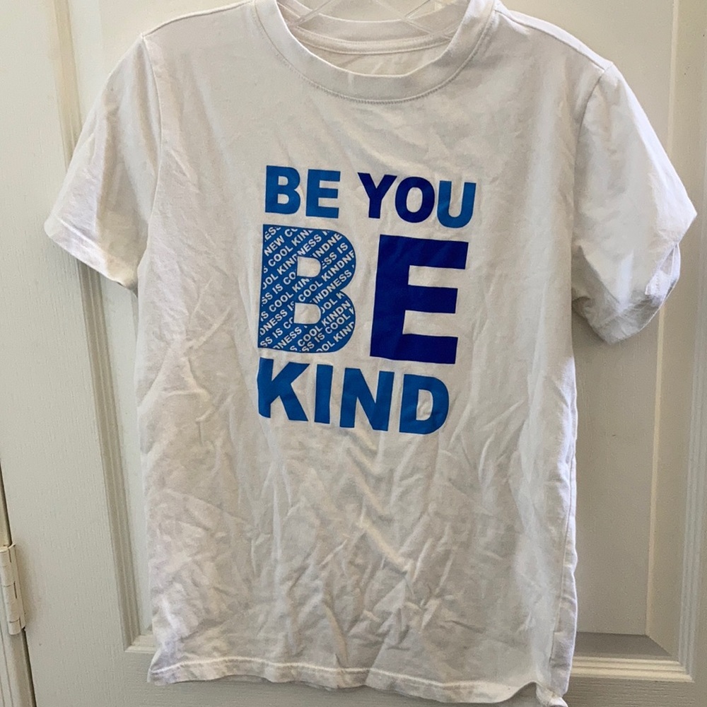Cat & jack short sleeved be kind tee large